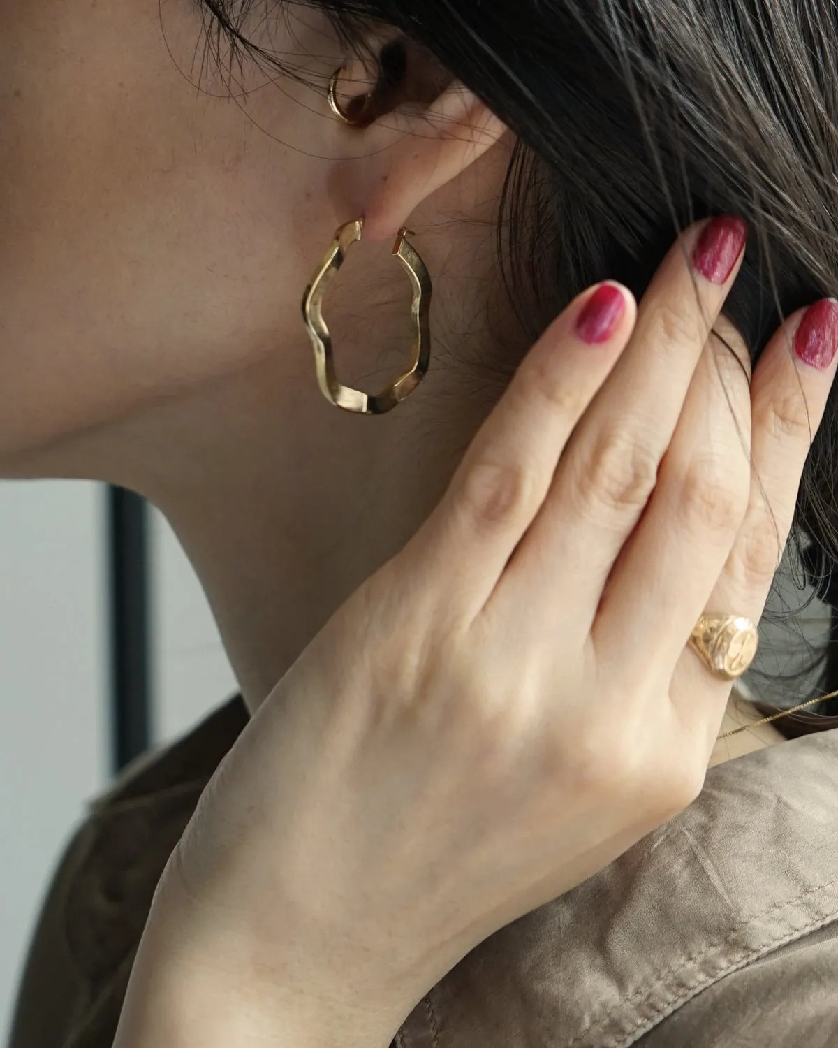 14k Gold Wavy Hoop Earrings