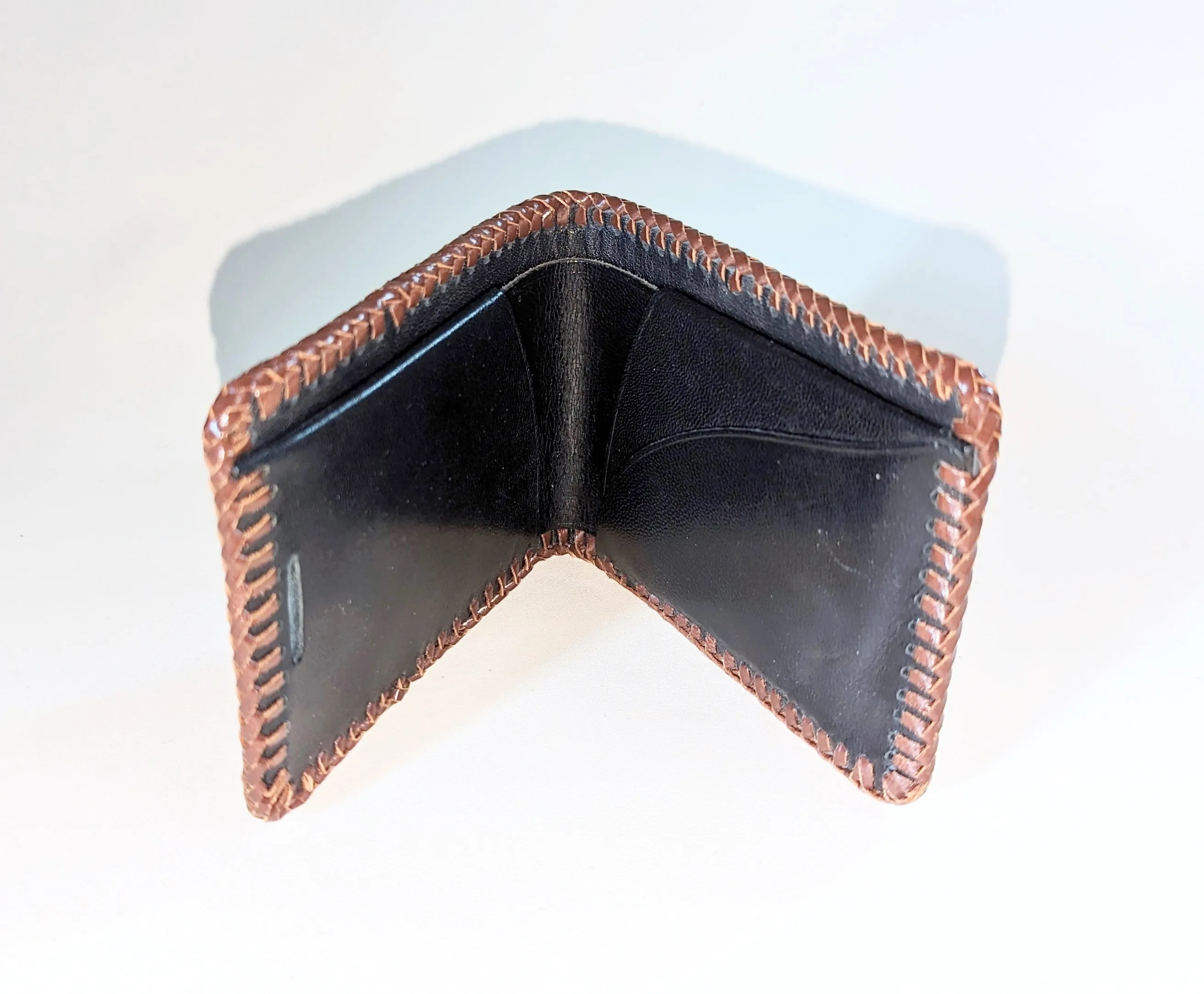 1970s-80s Men's Wallet Vintage Tooled Leather Wallet Hand Tooled Western Cowboy Style Wallet / Billfold with floral design