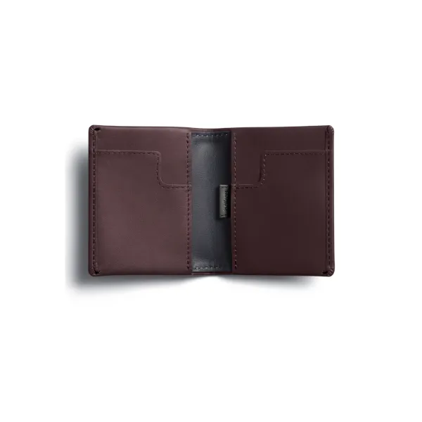 Bellroy Slim Sleeve (deep plum)