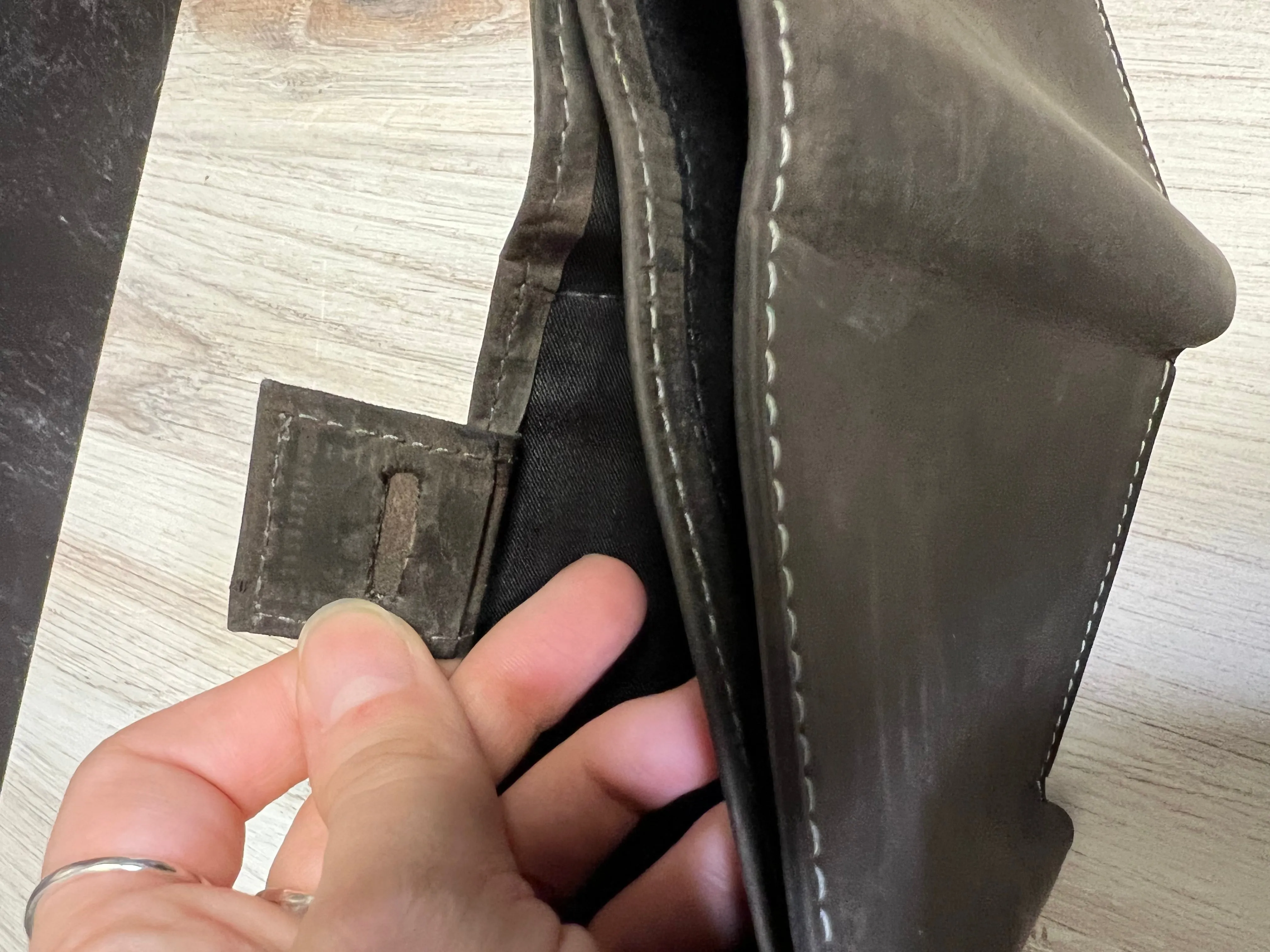 Black or Brown Leather Trifold Wallet 54359