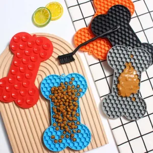 Bone-Shaped Silicone Lick Mat – Slow Feeder Pad for Treats and Peanut Butter