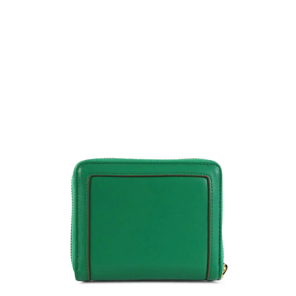 Elegant Polyurethane Wallet with Ample Space and Timeless Style