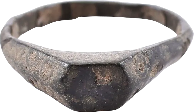 EUROPEAN NOBLE WOMAN’S RING C.1300, SIZE 3
