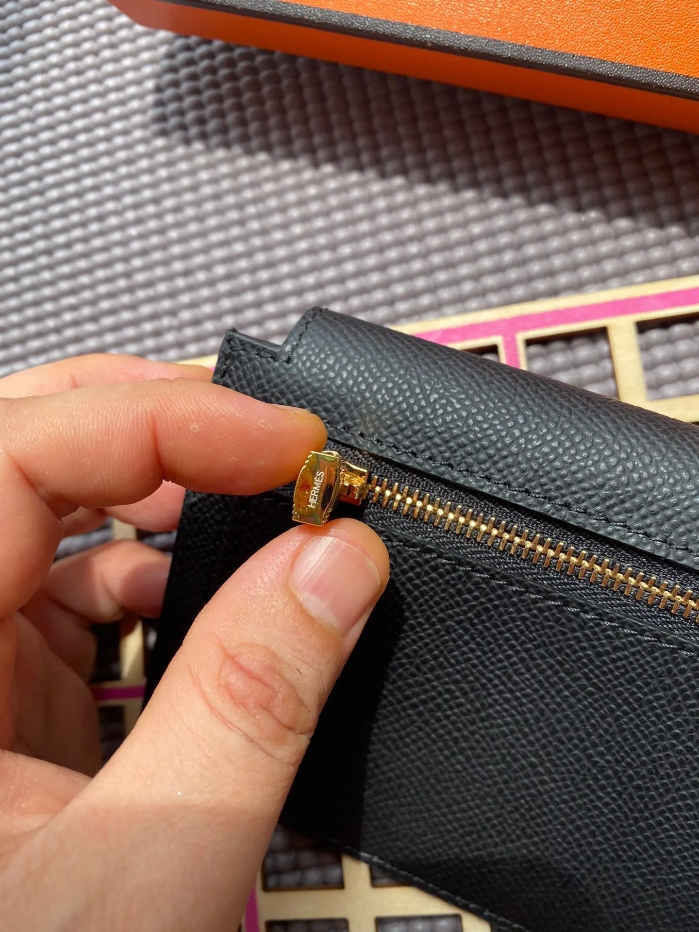 HM Kelly Pocket 13.5 Black Epsom Ghw