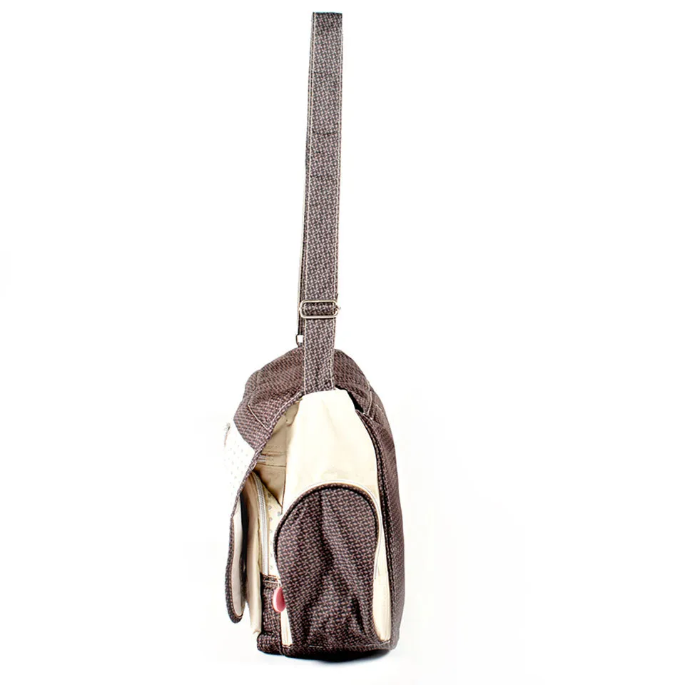 Kiddies lightweight sling bag with Layla branding - DK-1040
