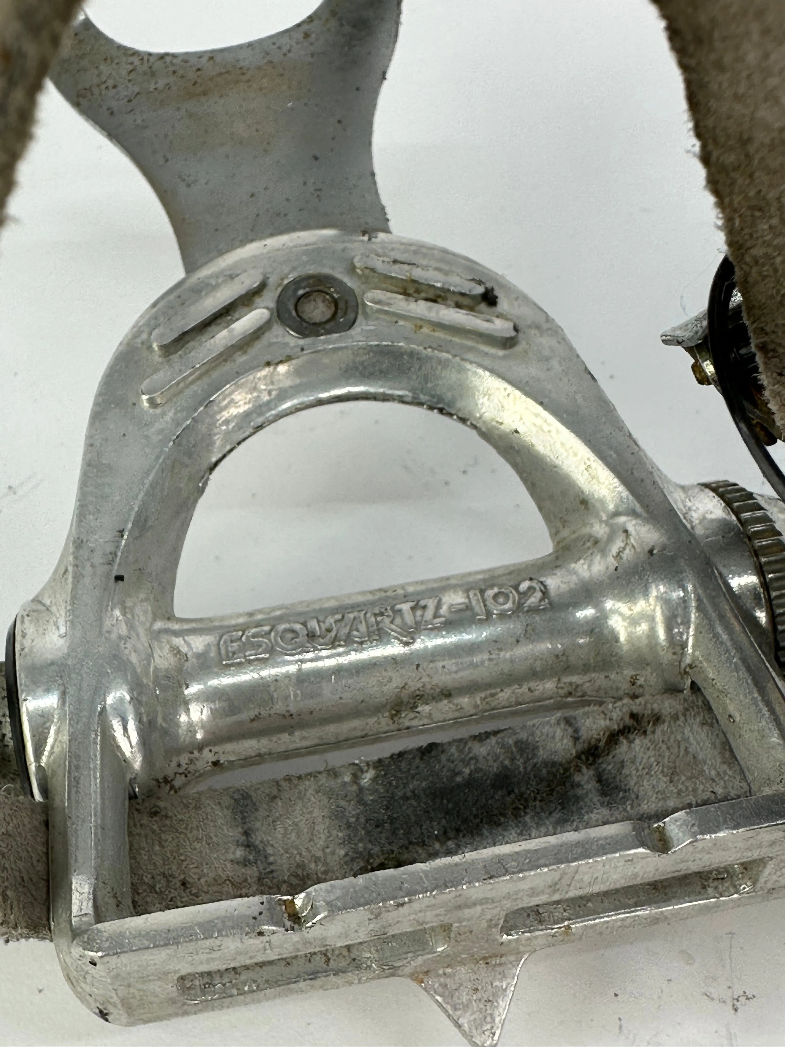 MKS Esquartz 102 pedals with clips