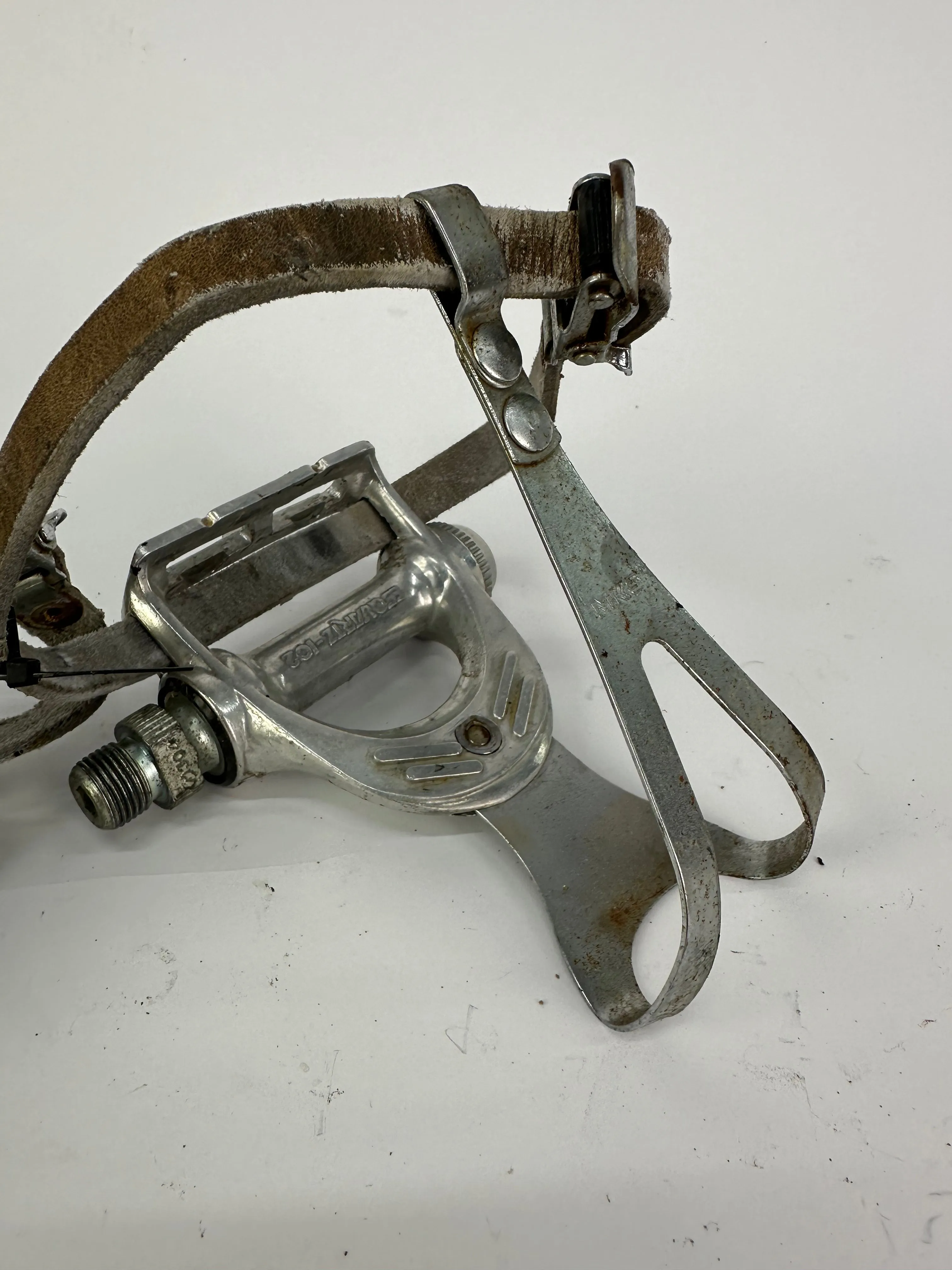 MKS Esquartz 102 pedals with clips