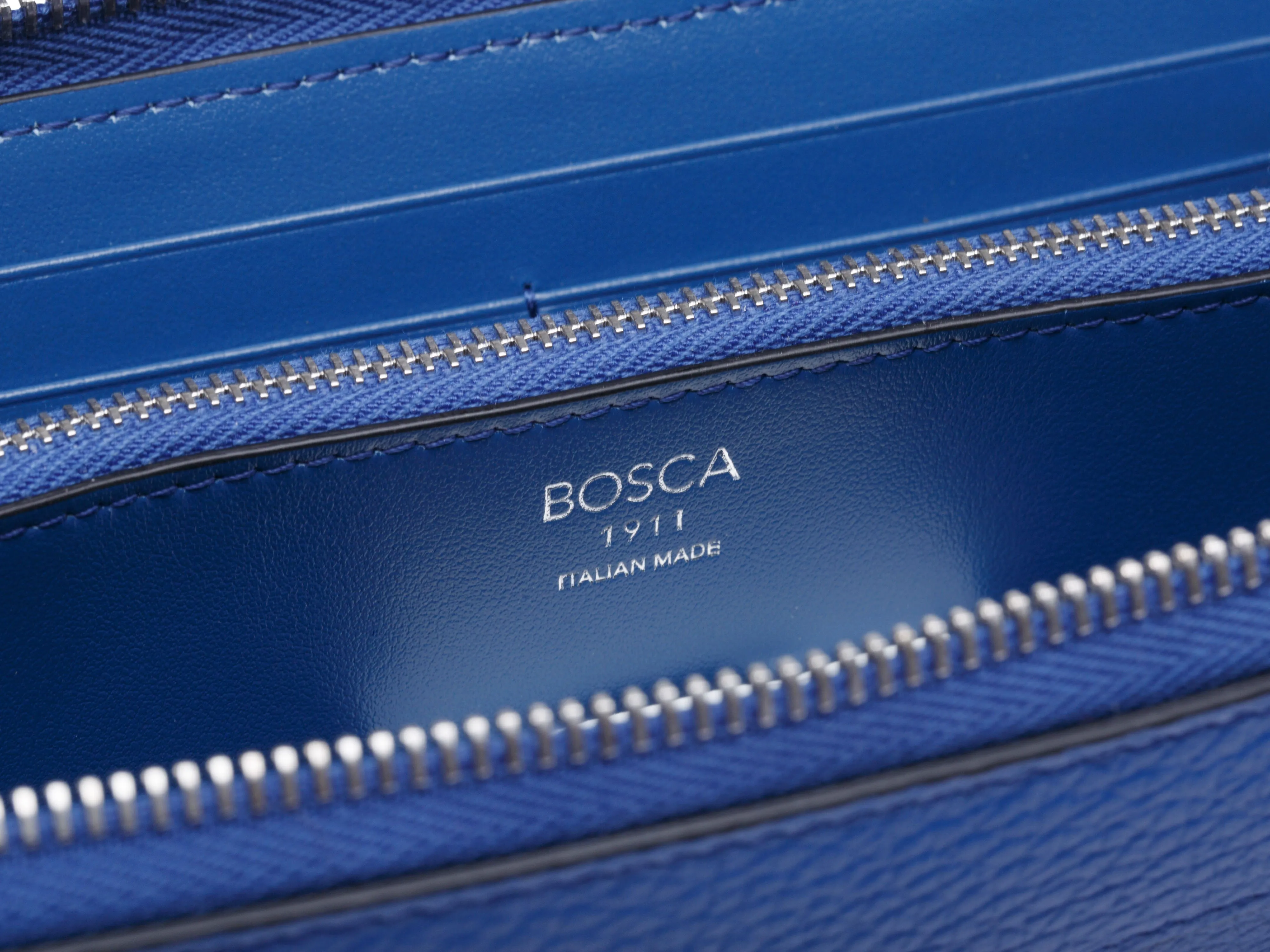 Monfrini 8" Accordion Zip Wallet