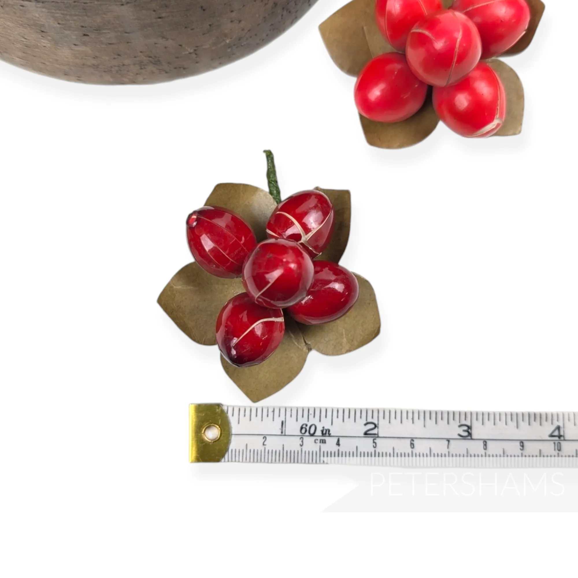 Small Crackle Berry Vintage 1940s Fruit Berry Mount