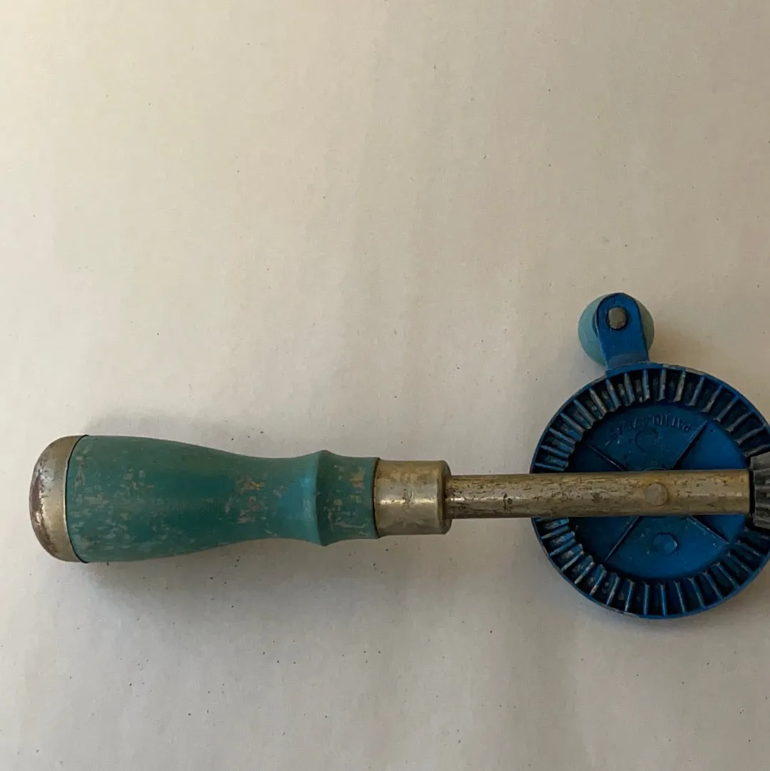 €U<a* Vintage Tools Hand Drill Auger Bit Brace Woodworking Carpentry Blue Green