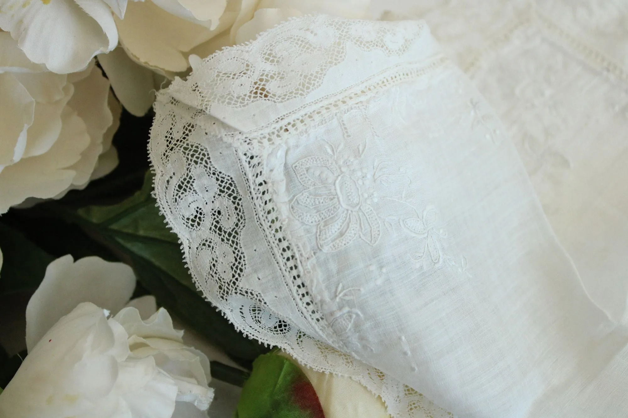 Vintage 1910s 1920s Handkerchief in Embroidered Linen