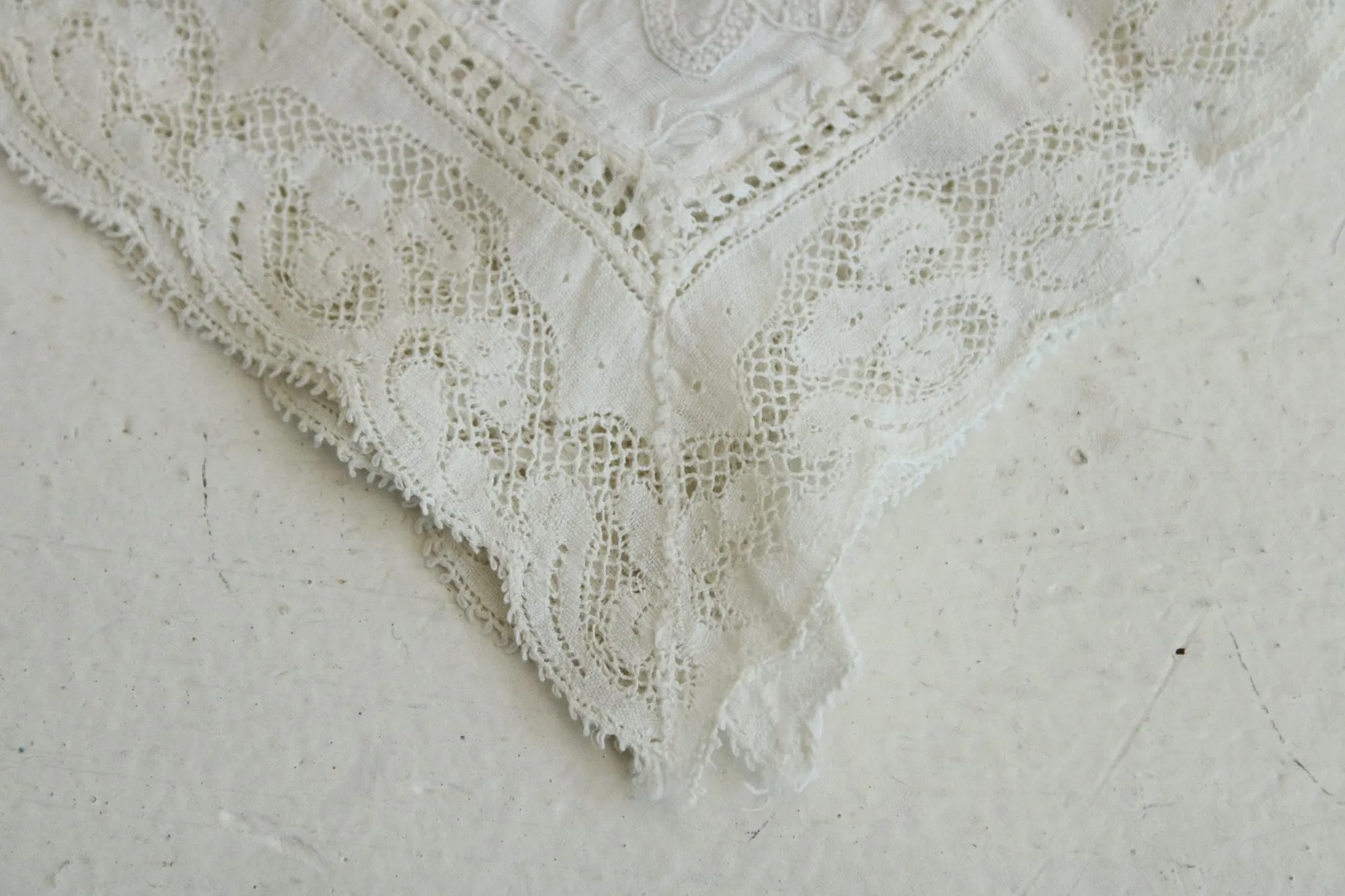 Vintage 1910s 1920s Handkerchief in Embroidered Linen