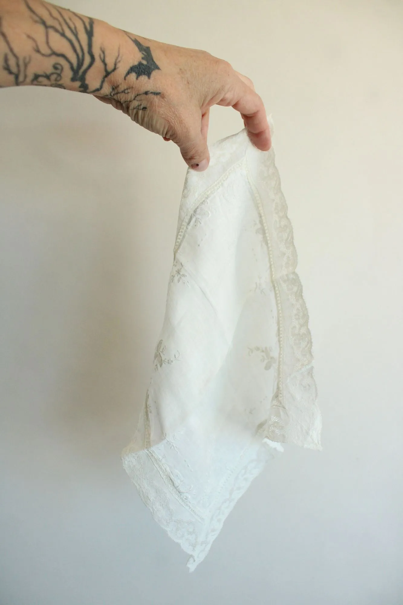 Vintage 1910s 1920s Handkerchief in Embroidered Linen