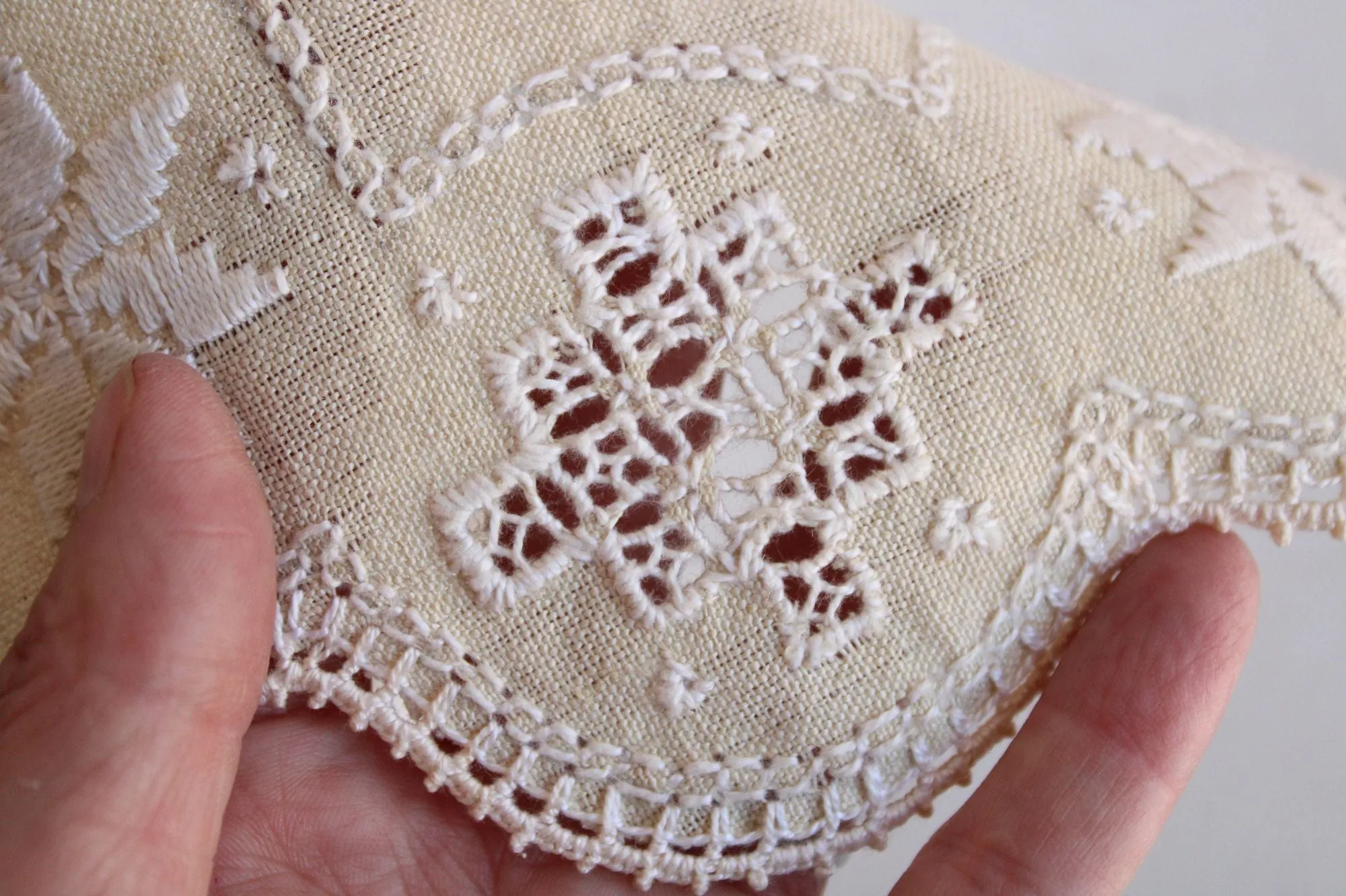 Vintage 1950s Ivory Linen Doily