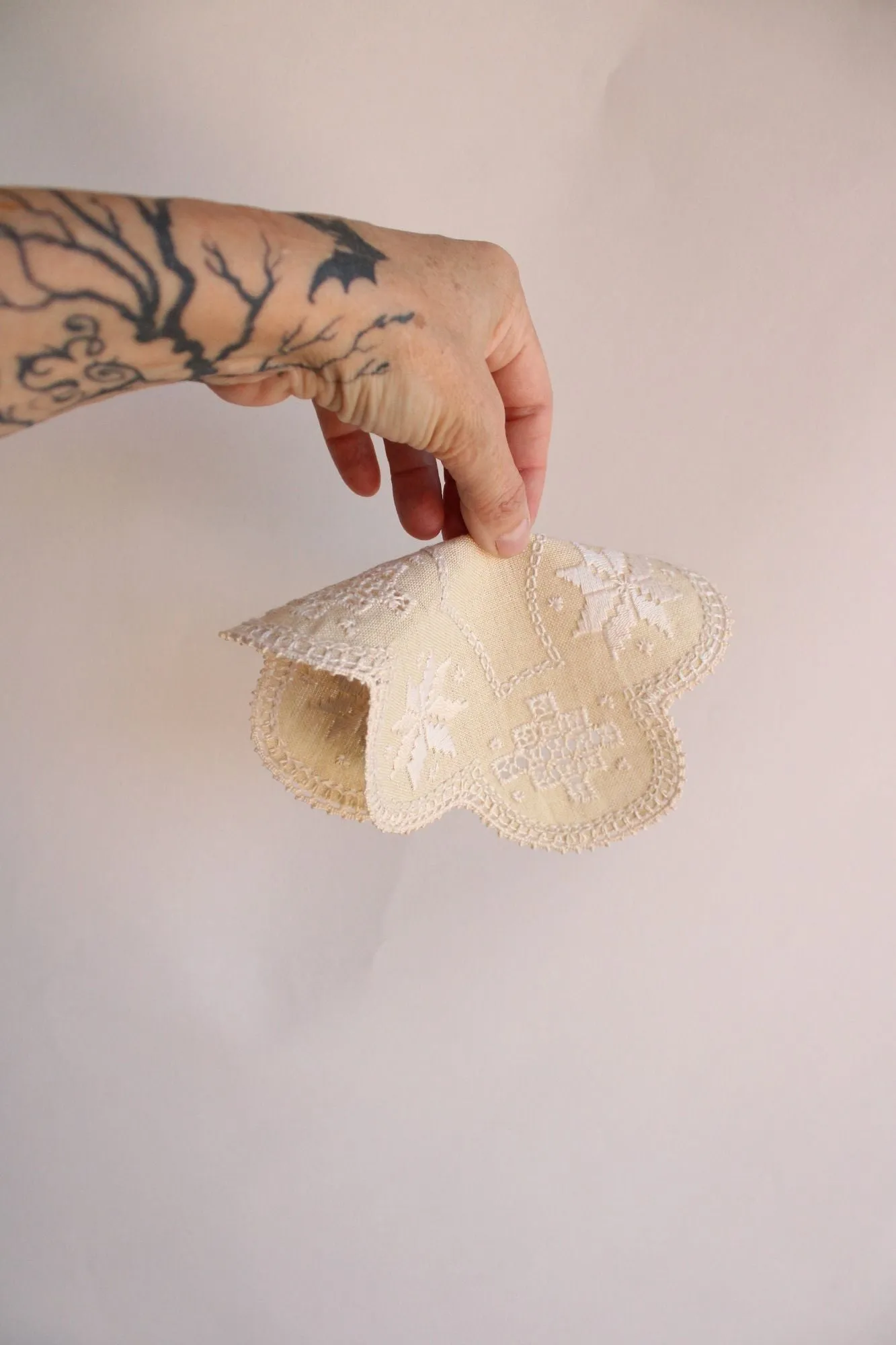 Vintage 1950s Ivory Linen Doily