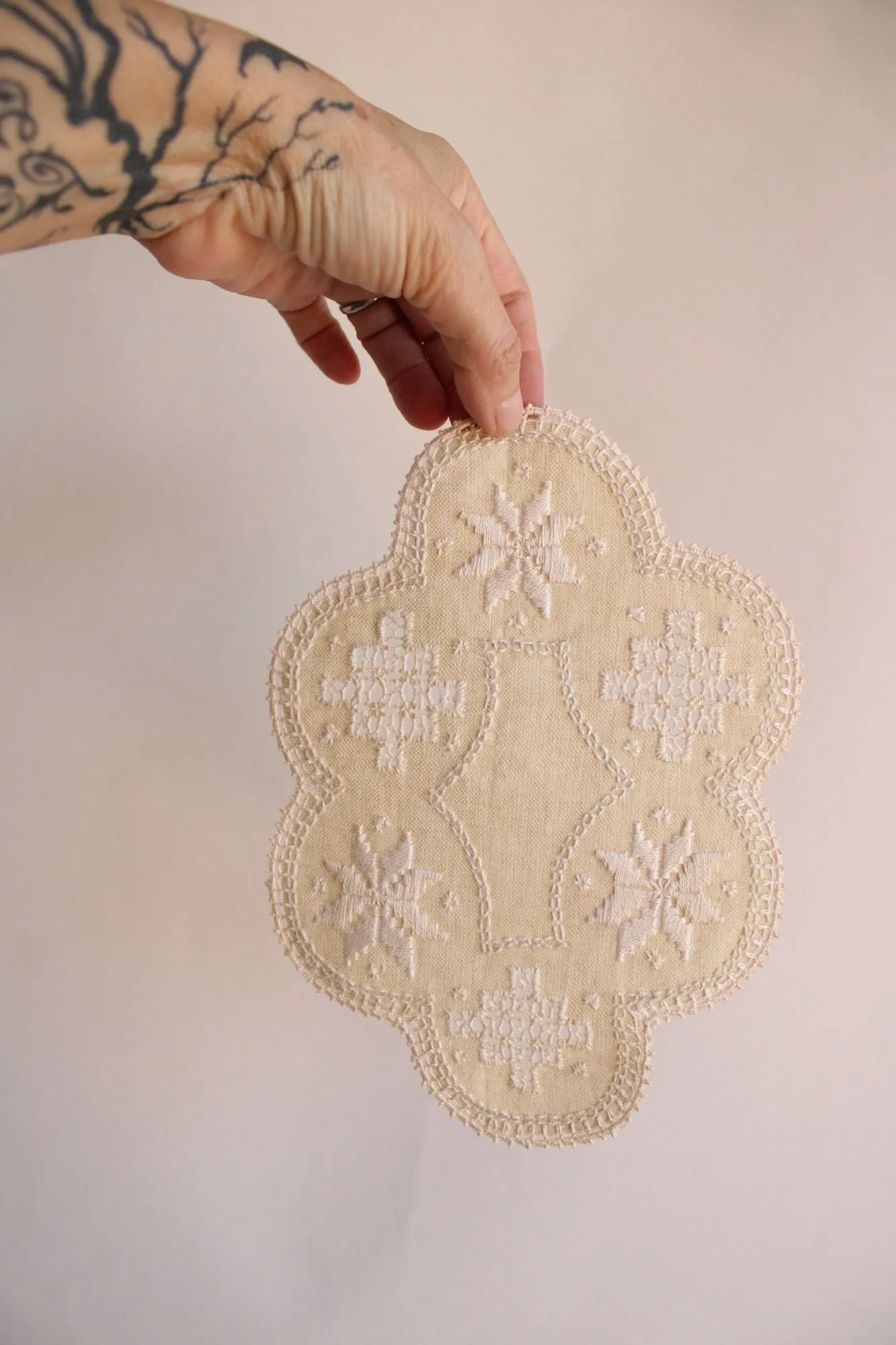 Vintage 1950s Ivory Linen Doily
