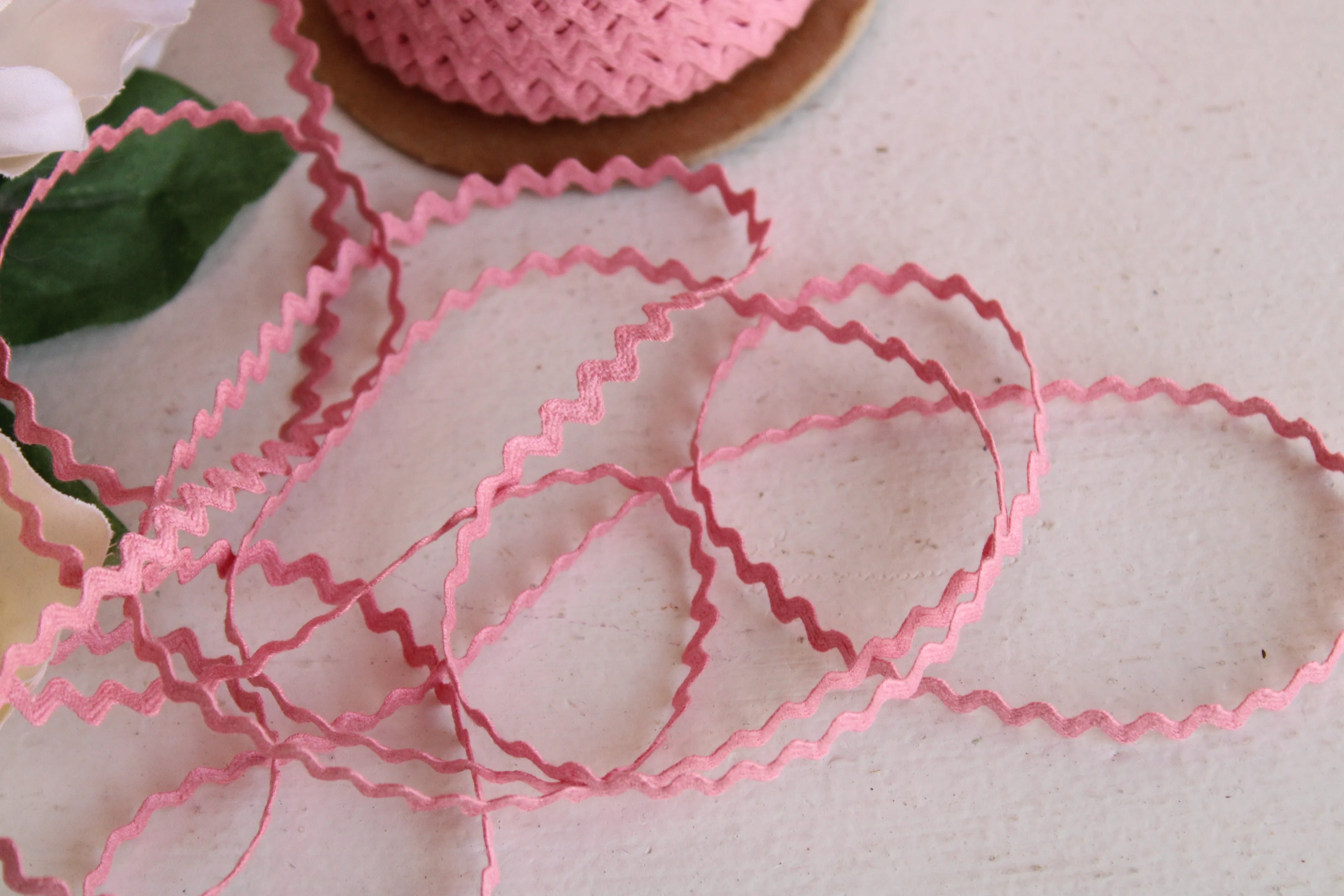Vintage 1960s Pink Ric Rac Trim