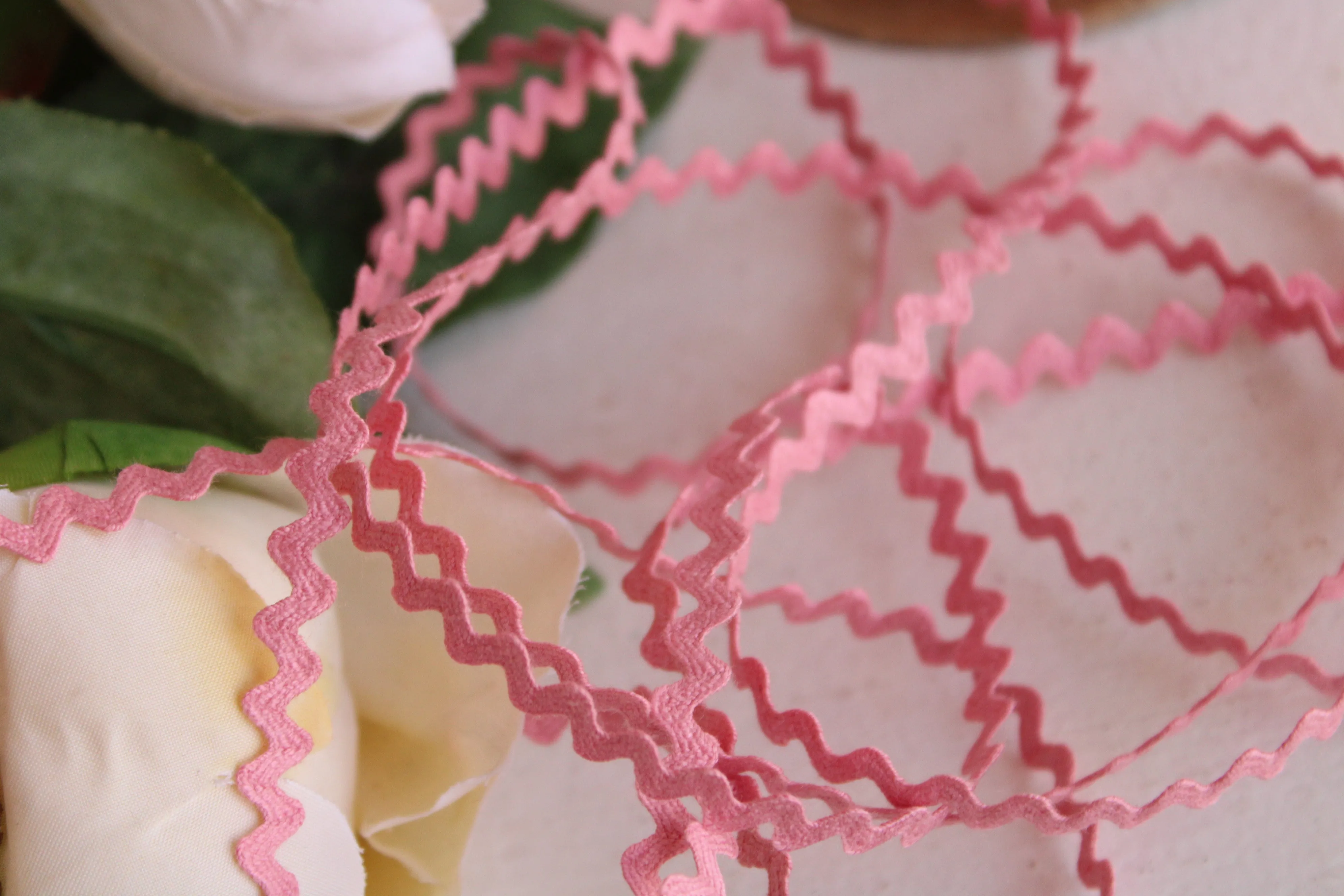 Vintage 1960s Pink Ric Rac Trim