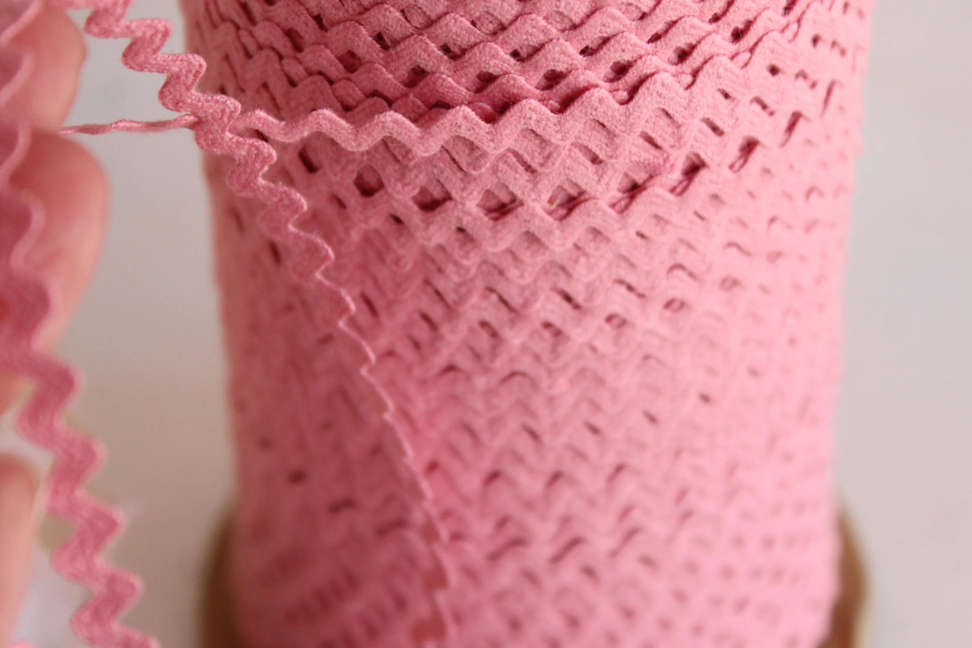 Vintage 1960s Pink Ric Rac Trim