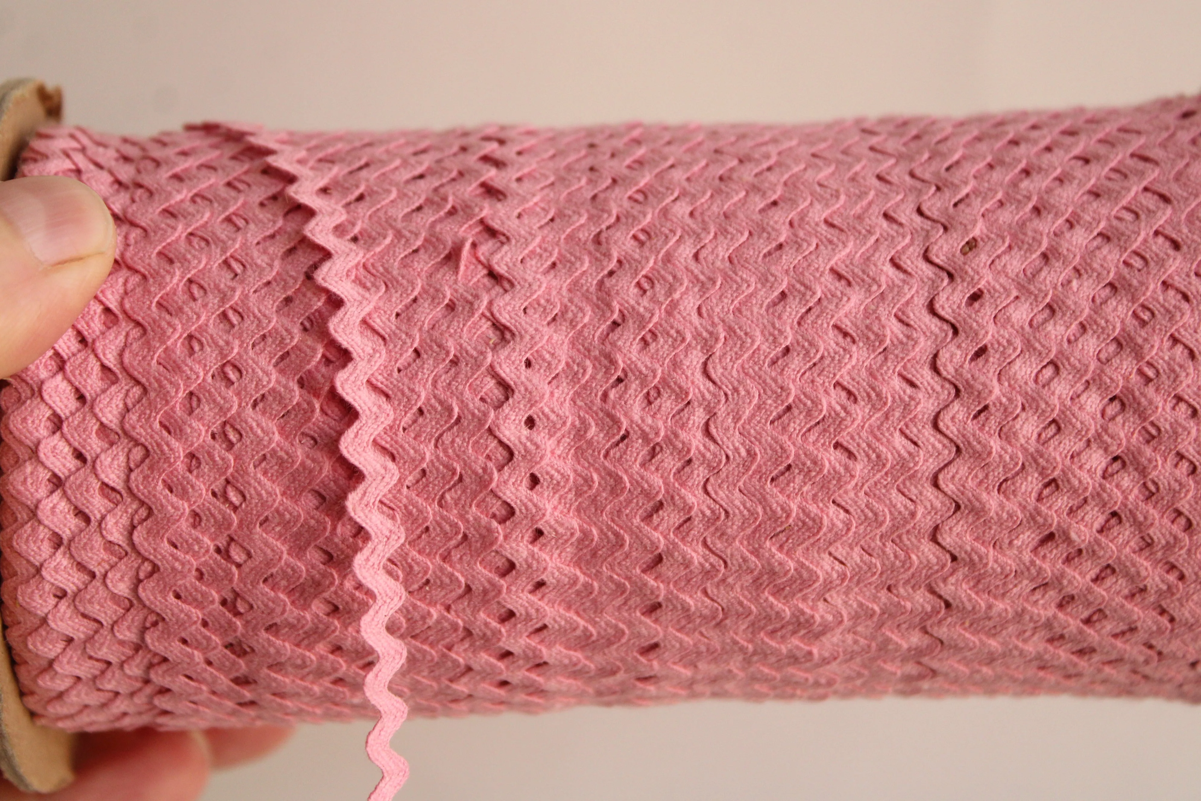 Vintage 1960s Pink Ric Rac Trim