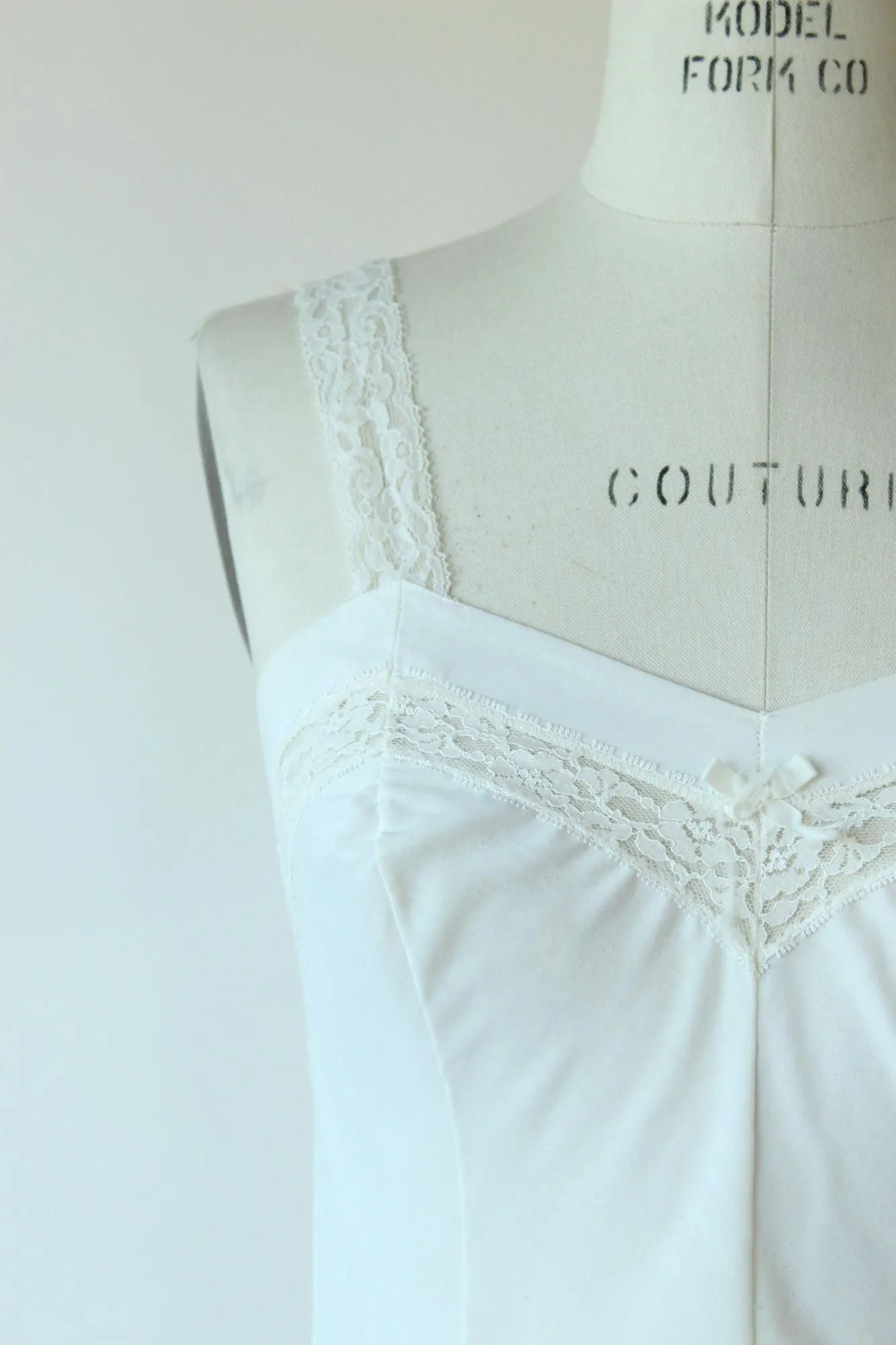 Vintage 1980s 1990s Ivory Cami Slip Top
