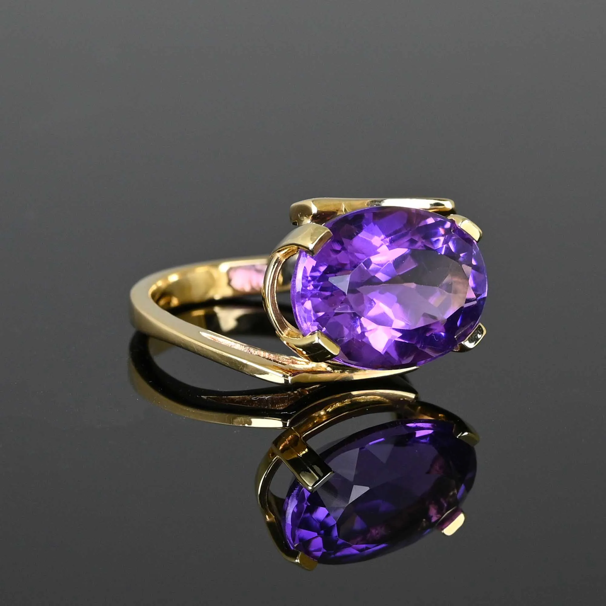 Vintage East West Amethyst 14K Gold Ring