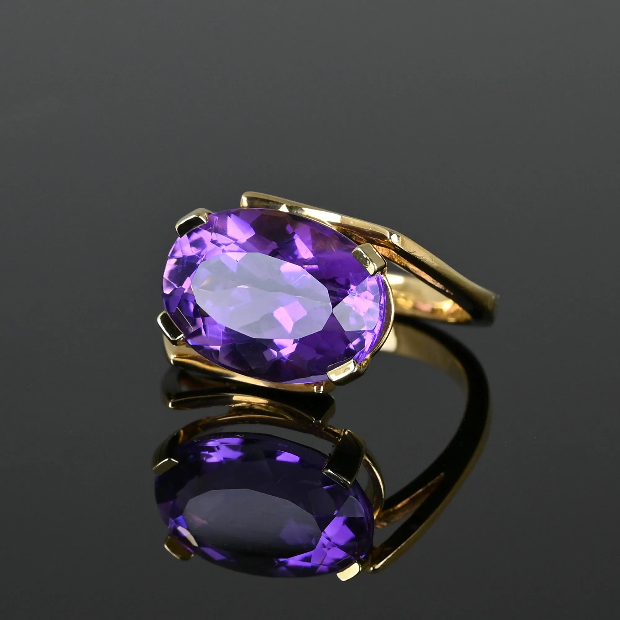 Vintage East West Amethyst 14K Gold Ring