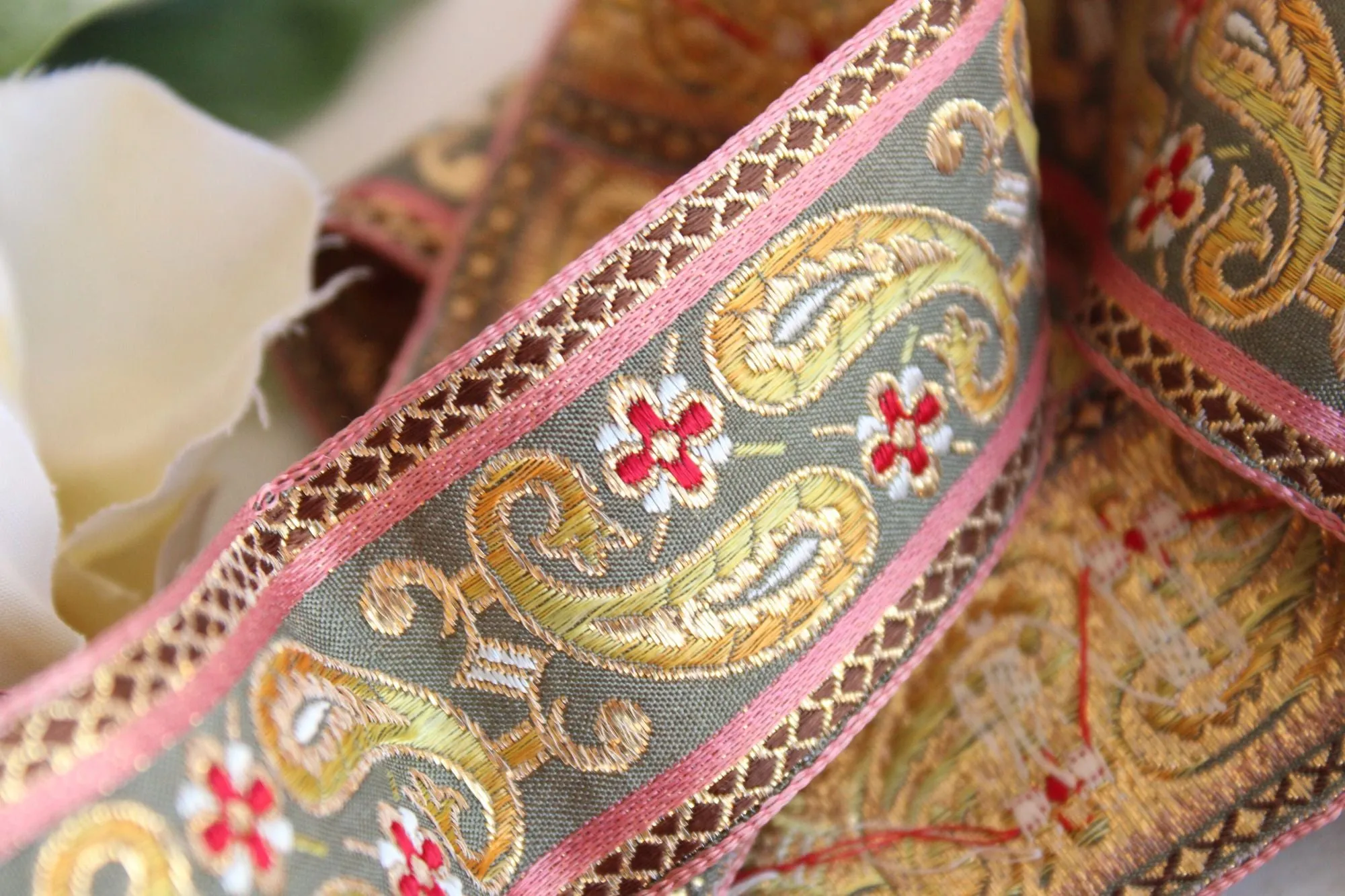 Vintage Jacquard Ribbon Trim, 2 yards long, 1.5 Inch Wide