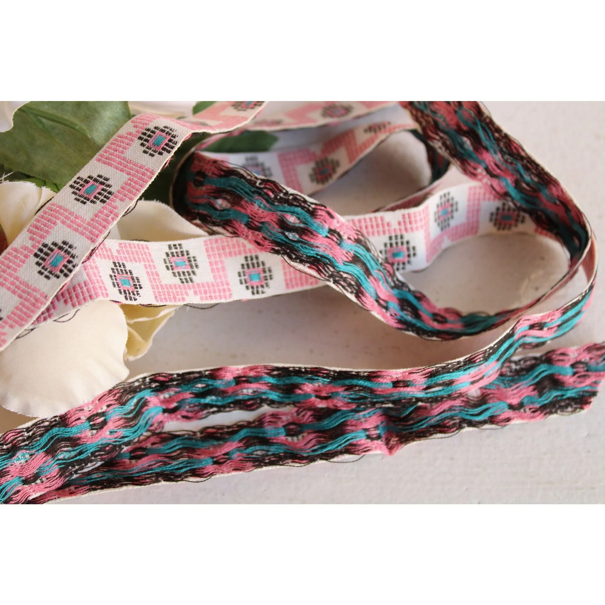 Vintage Jacquard Ribbon Trim, One Yard 24 Inch Piece .75 Inch Wide